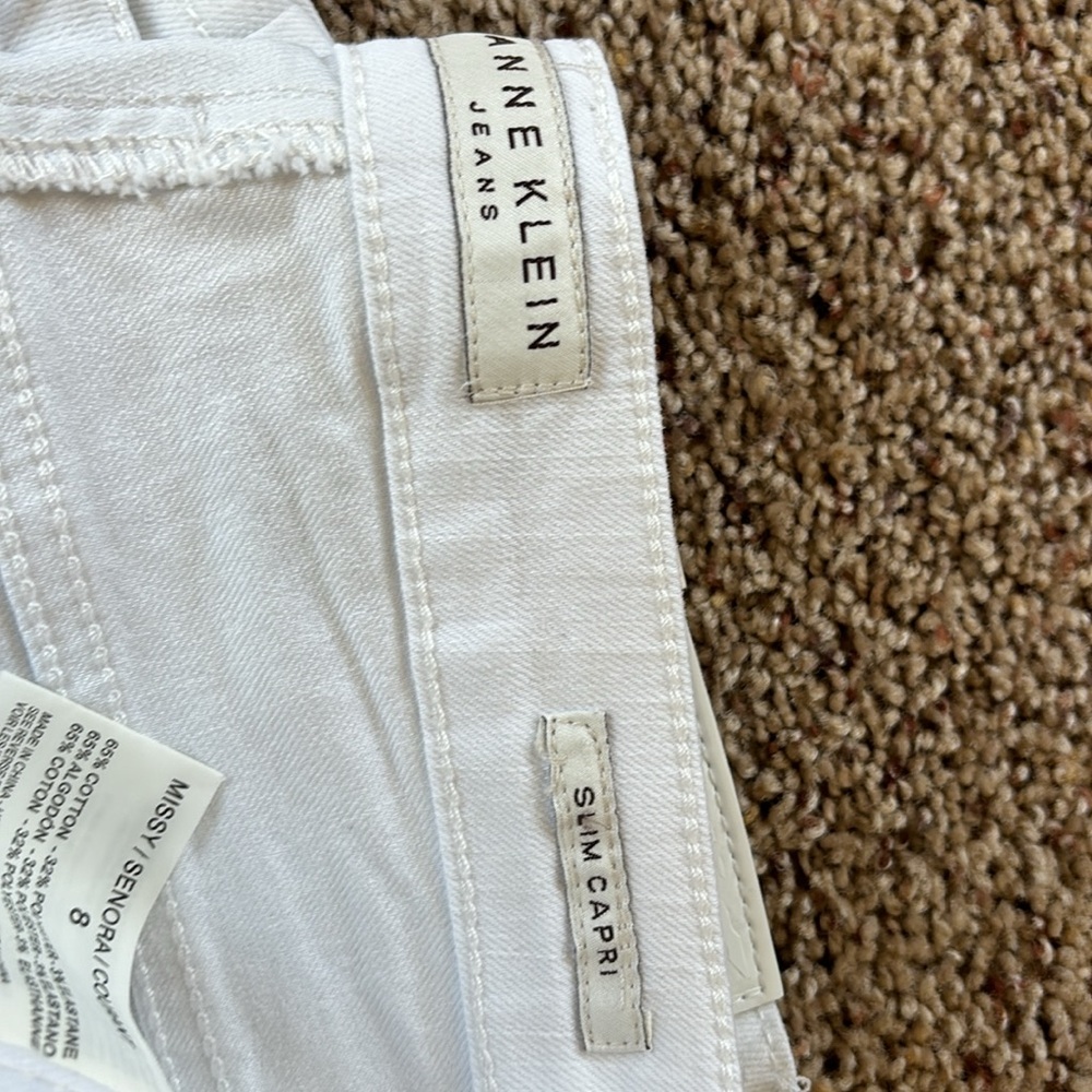 Brand new with tags - slim Capri (white) - Picture 3 of 3